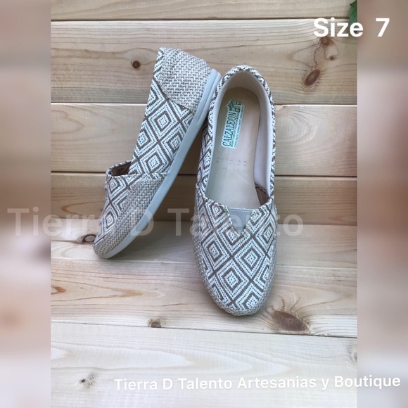 Women Shoes Artesanal Design Made in México - Picture 1 of 1